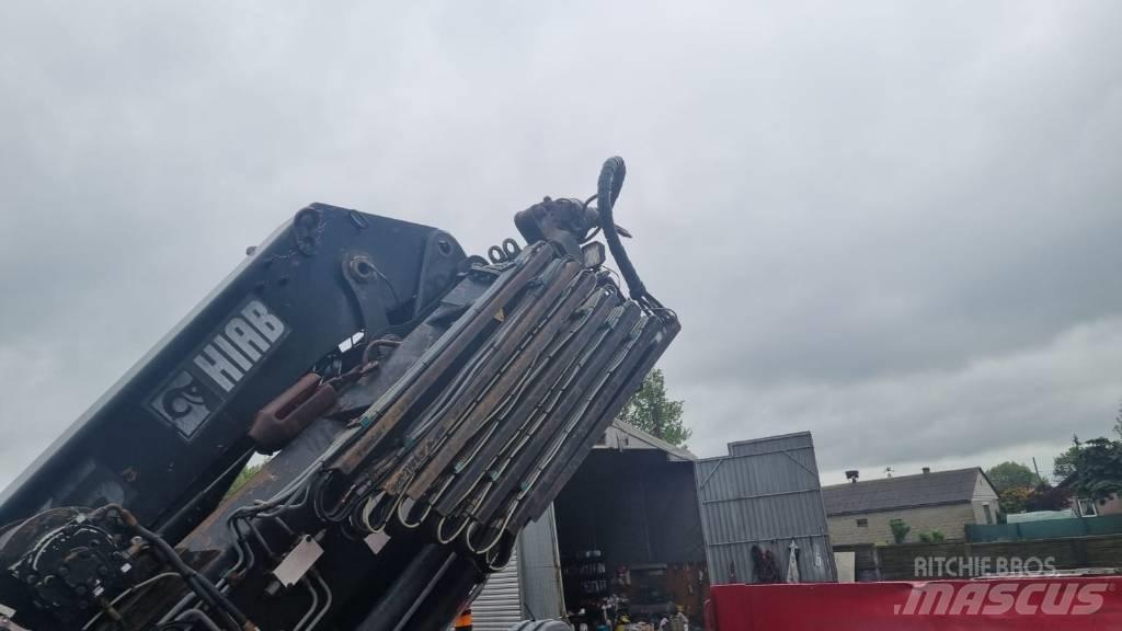 Volvo FH 460 8 x 4 Camion plateau ridelle avec grue