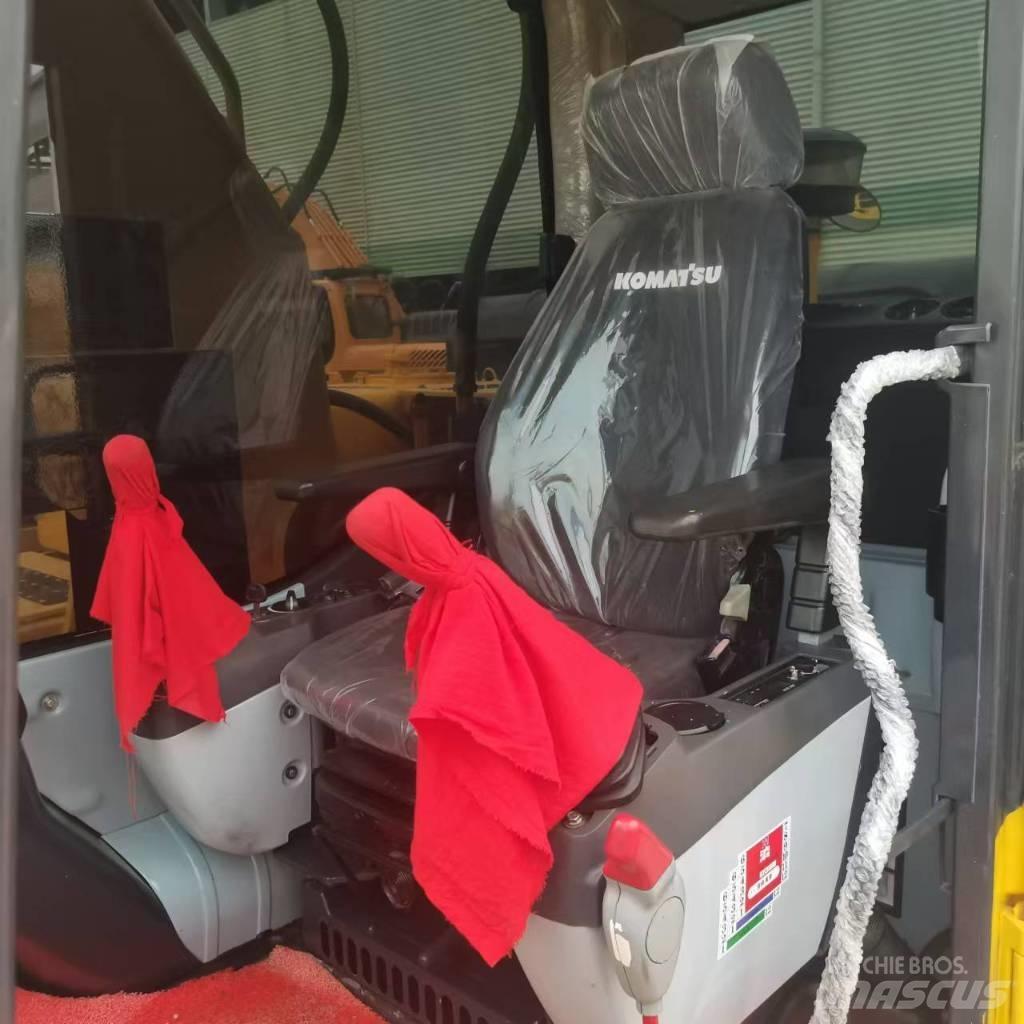 Komatsu 220-8 Mini pelle < 7t