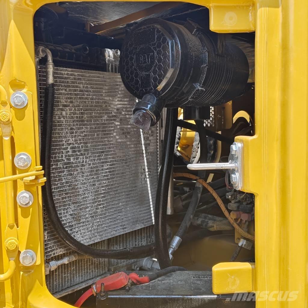 CAT 310 Pelle sur chenilles