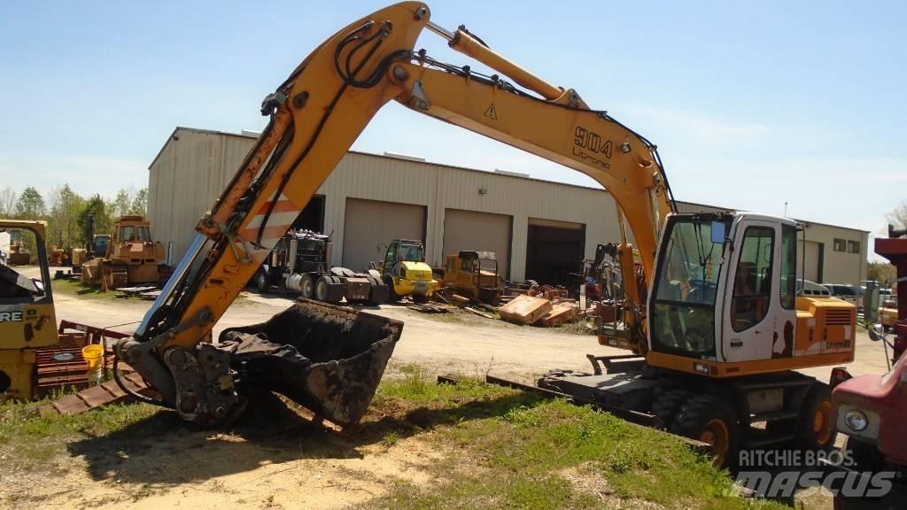 Liebherr A 904 C Pelle sur pneus