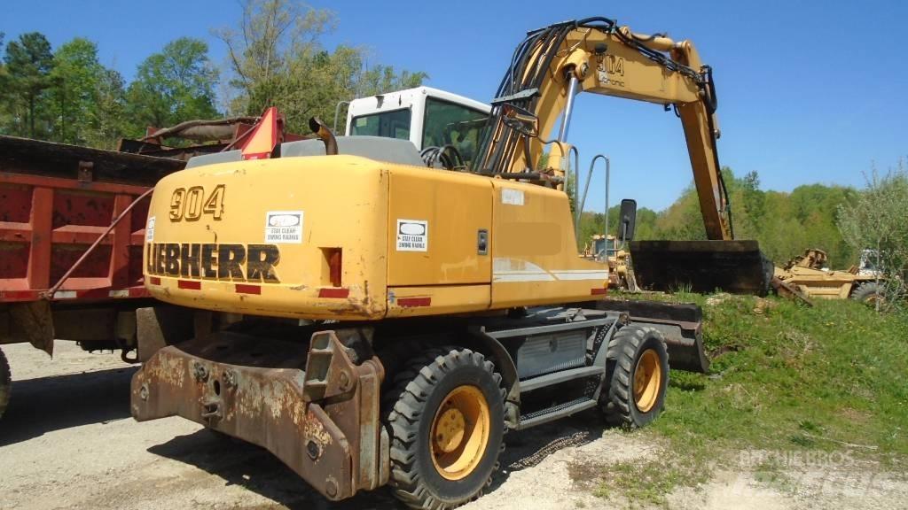 Liebherr A 904 C Pelle sur pneus