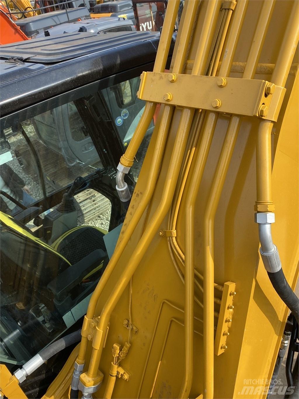 CAT 320 Pelle sur chenilles