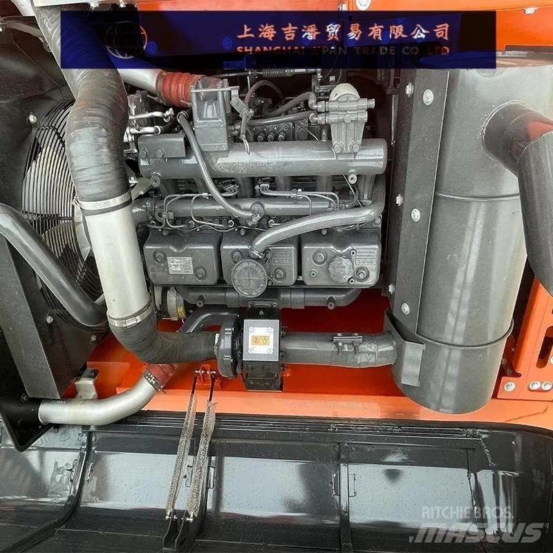Doosan DX 225 Pelle sur chenilles