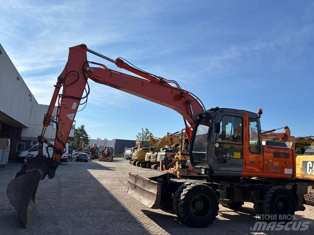 Hitachi ZX 130 W Pelle sur pneus