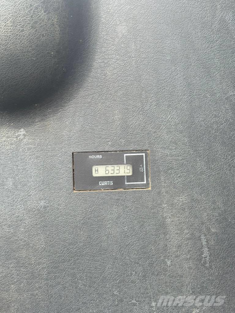 Hyundai HX 330 Pelle sur chenilles