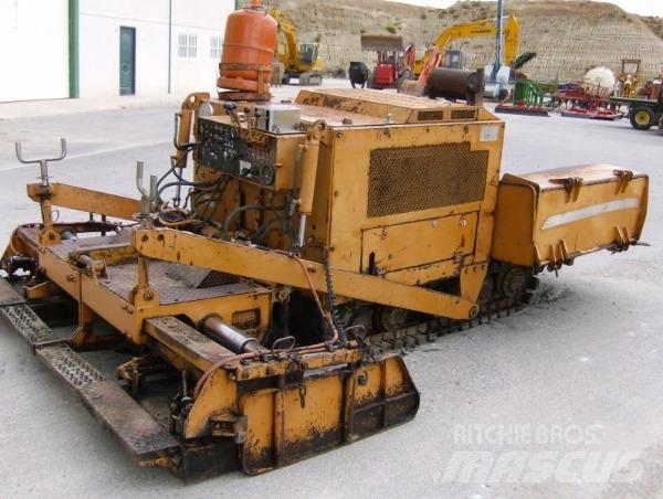 Case F25V Finisseur