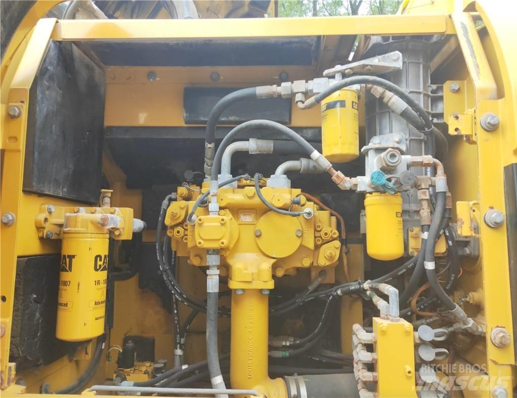 CAT 329 D Pelle sur chenilles