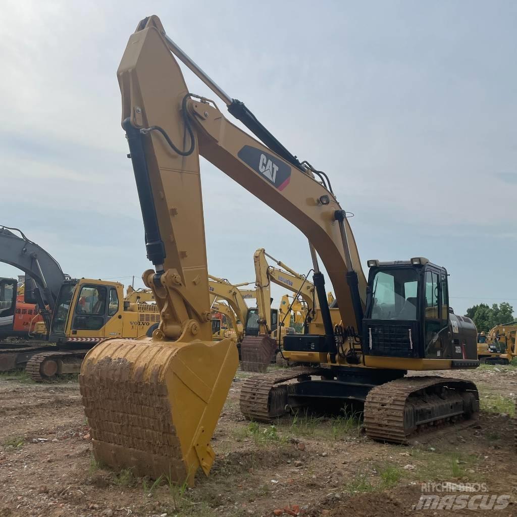 CAT 326D2 Pelle sur chenilles