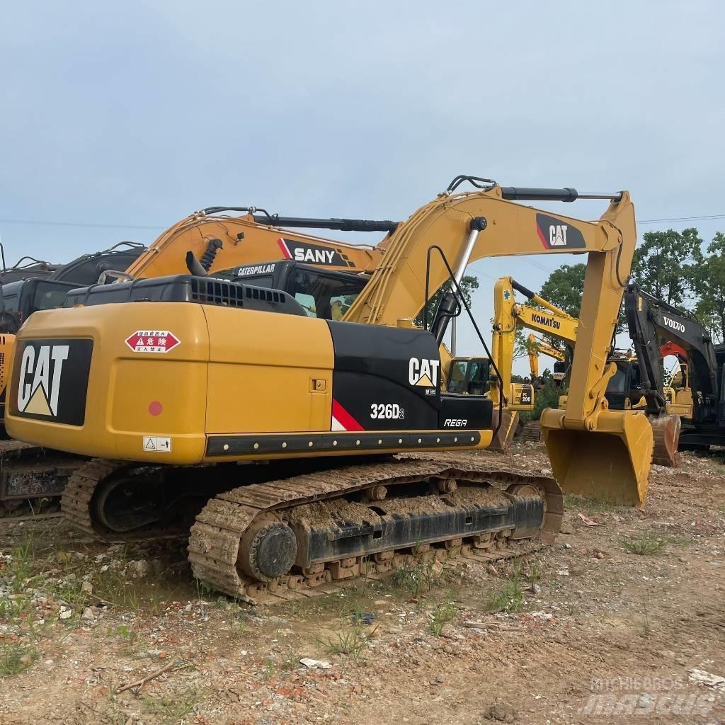 CAT 326D2 Pelle sur chenilles