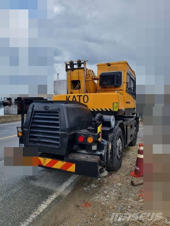Kato MR 100 Grues mobiles