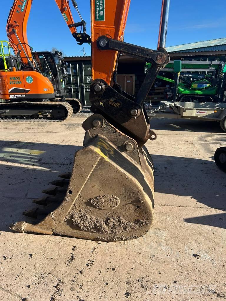 Develon DX 255 LC-7 Pelle sur chenilles