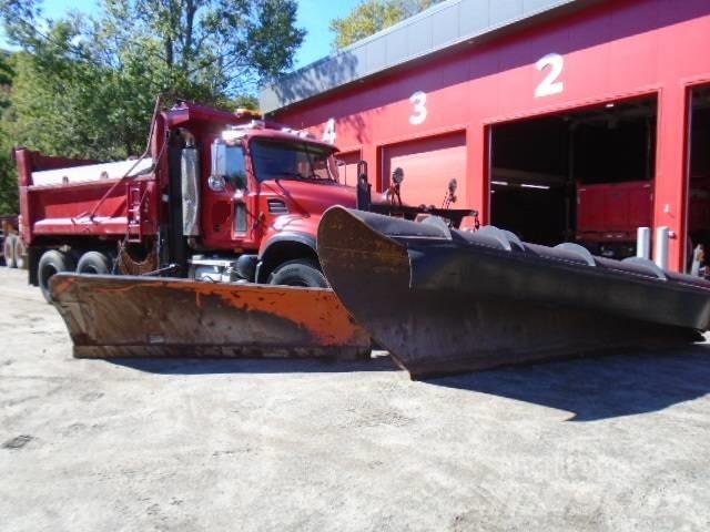 Mack CV 713 Chasse neige