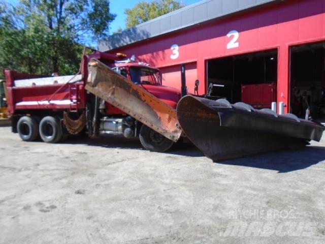 Mack CV 713 Chasse neige