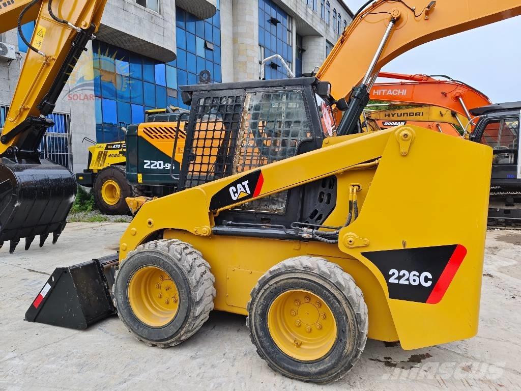 CAT 226 C Chargeuse compacte