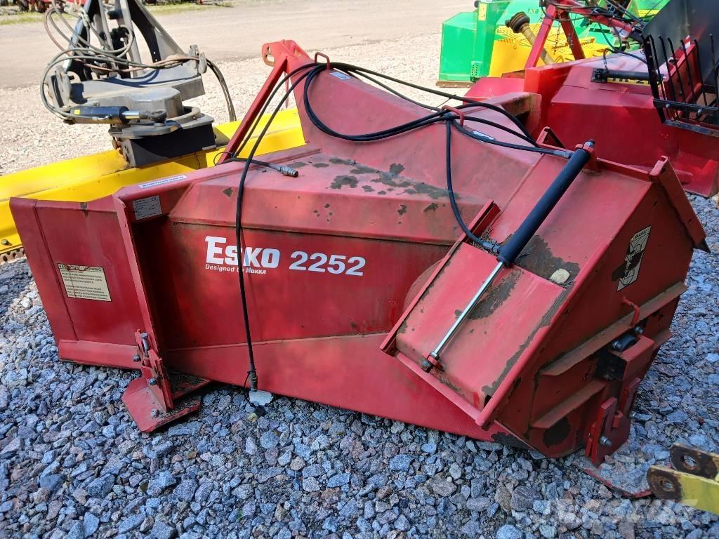 Esko 2252 Souffleuse à neige