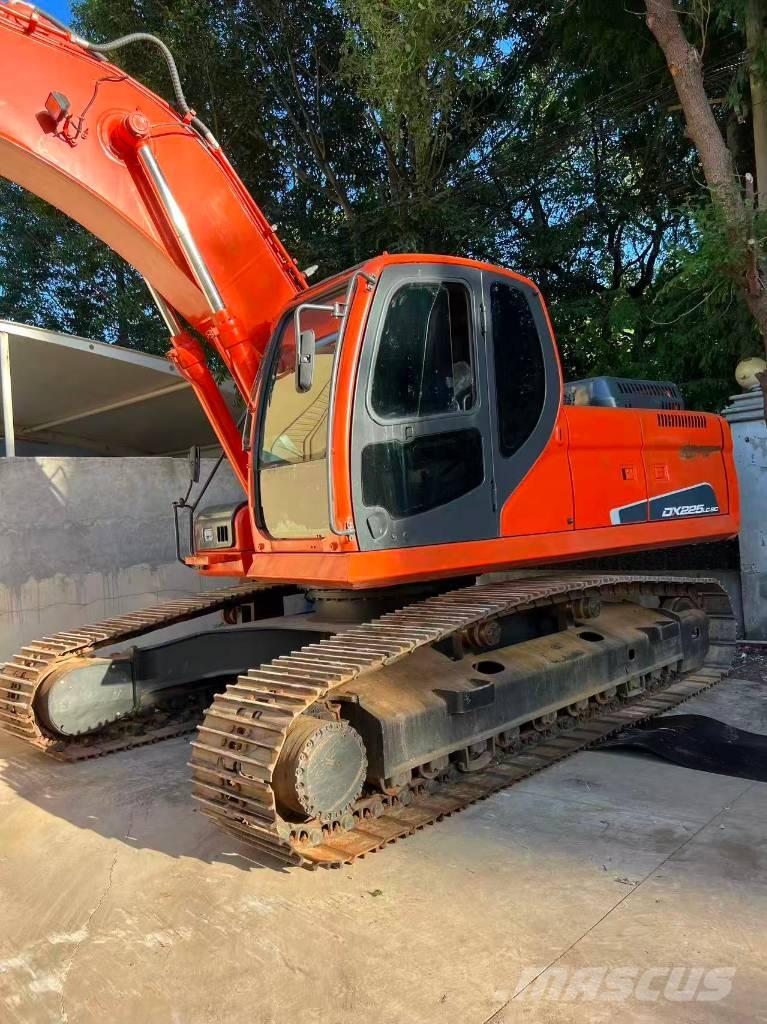Doosan DX 225 LC Pelle sur chenilles