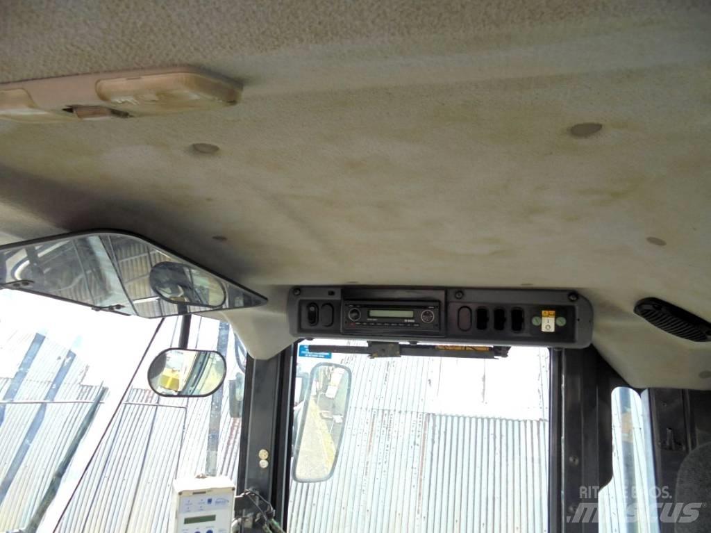 Komatsu WA 270-7 Chargeuse sur pneus