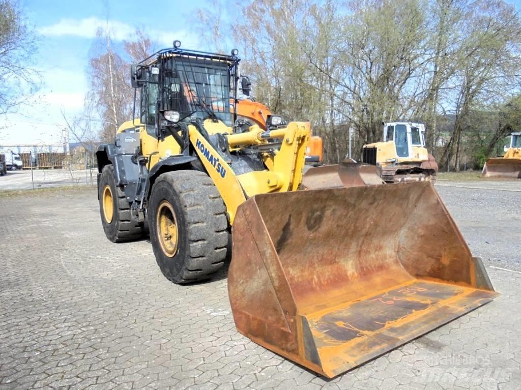 Komatsu WA 270-7 Chargeuse sur pneus
