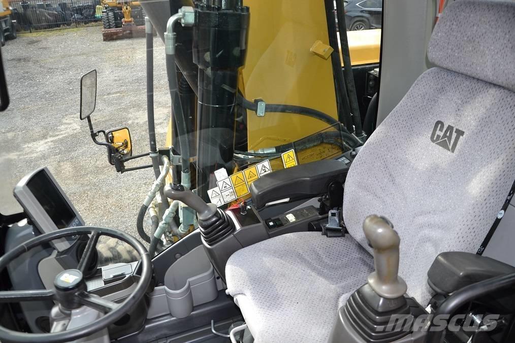 CAT M 315 D Pelle sur pneus