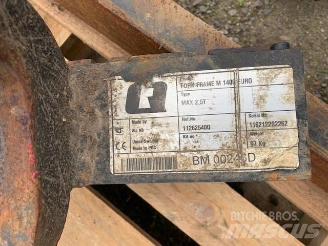 Ålö PALLET TINES Autres équipements de chargement et de levage