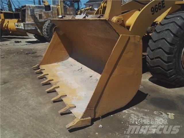 CAT 966 E Chargeuse sur pneus
