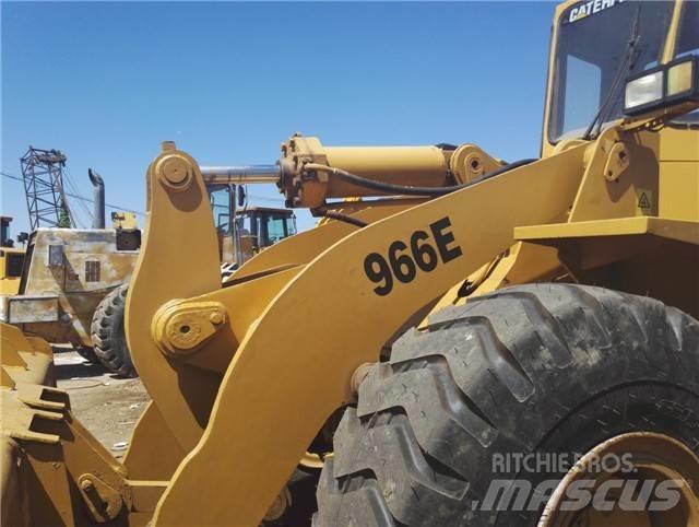 CAT 966 E Chargeuse sur pneus