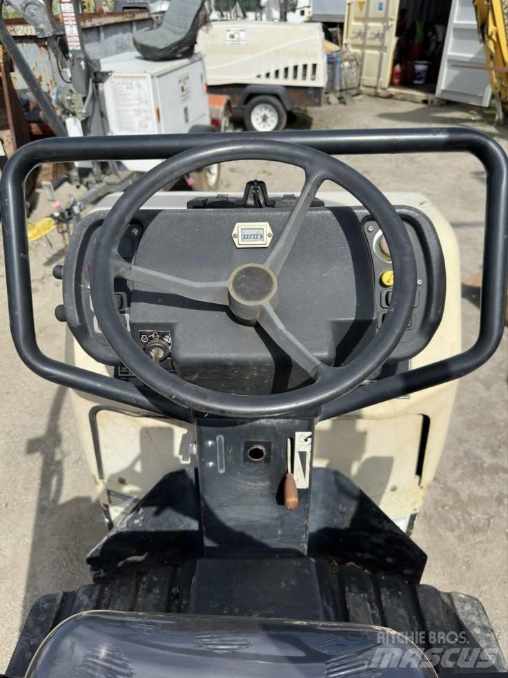 Ingersoll Rand DD 16 Compacteur de sol