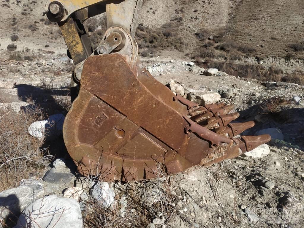 CAT 330D2 L Pelle sur chenilles