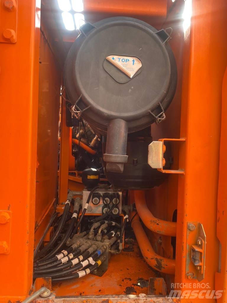 Doosan DX 180 LC Pelle sur chenilles