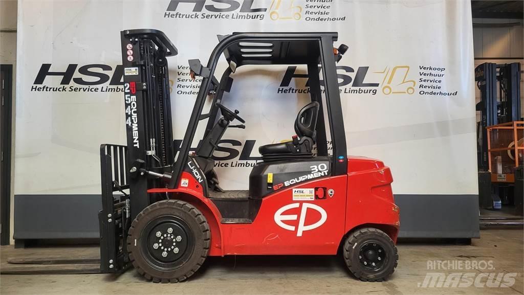  EFL303-S 2023 (demo) Chariots élévateurs électriques