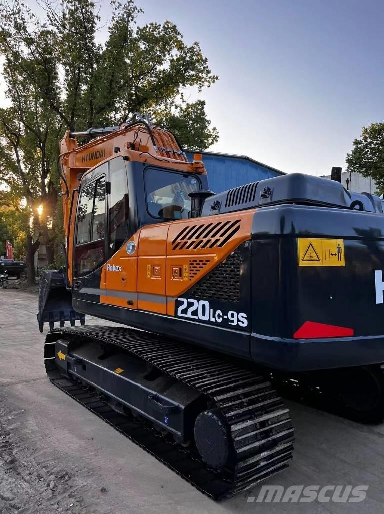 Hyundai 220 LC -9S Pelle sur chenilles