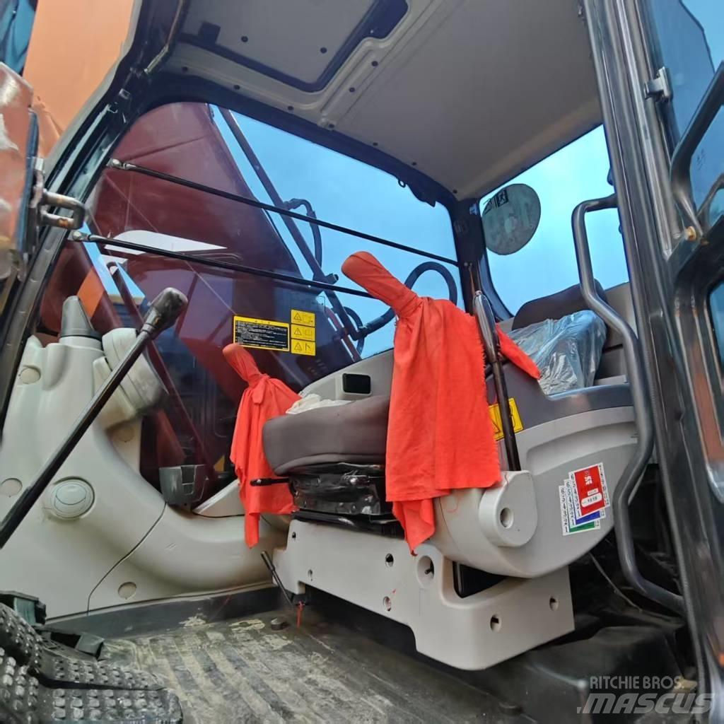 Hitachi ZX 210 Pelle sur chenilles