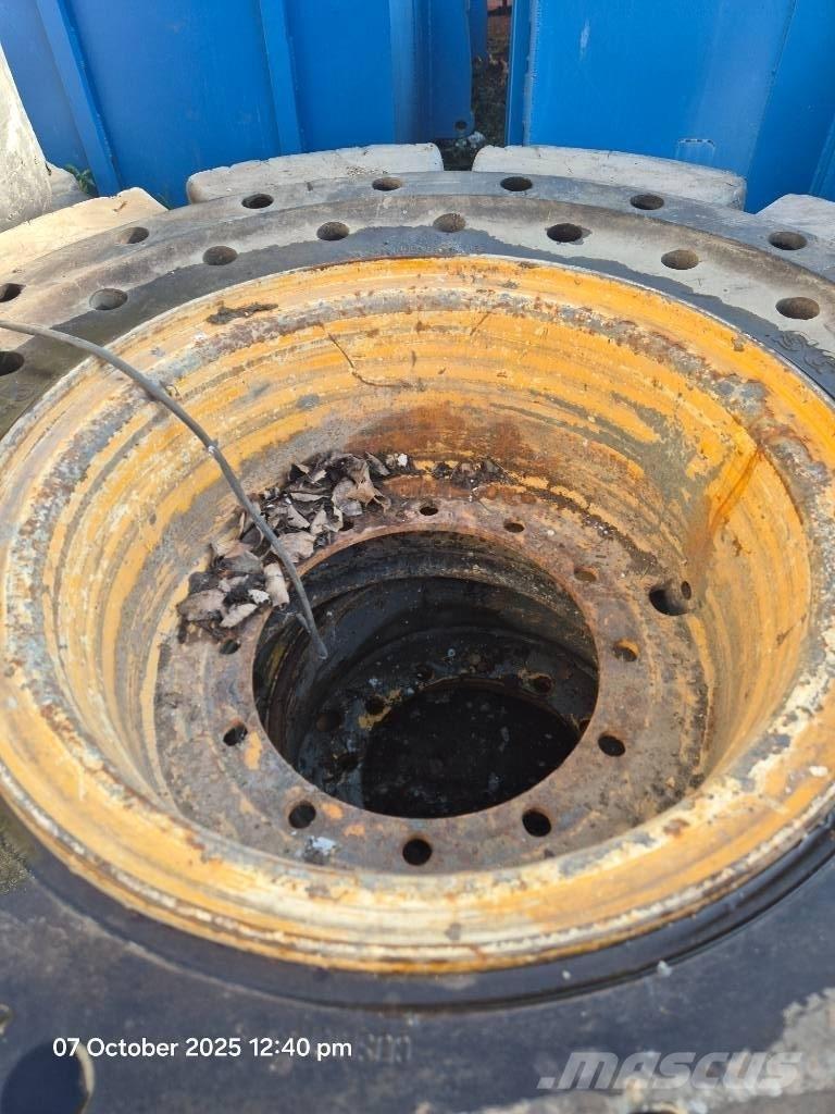 JCB 436 Pneus, roues et jantes