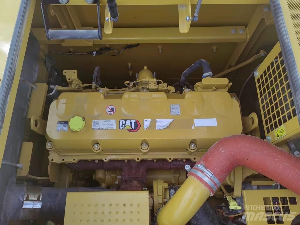 CAT 2020 CAT 349 Pelle sur pneus