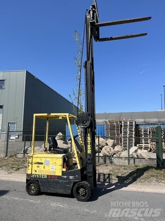 Hyster e3.00xl Chariots élévateurs électriques