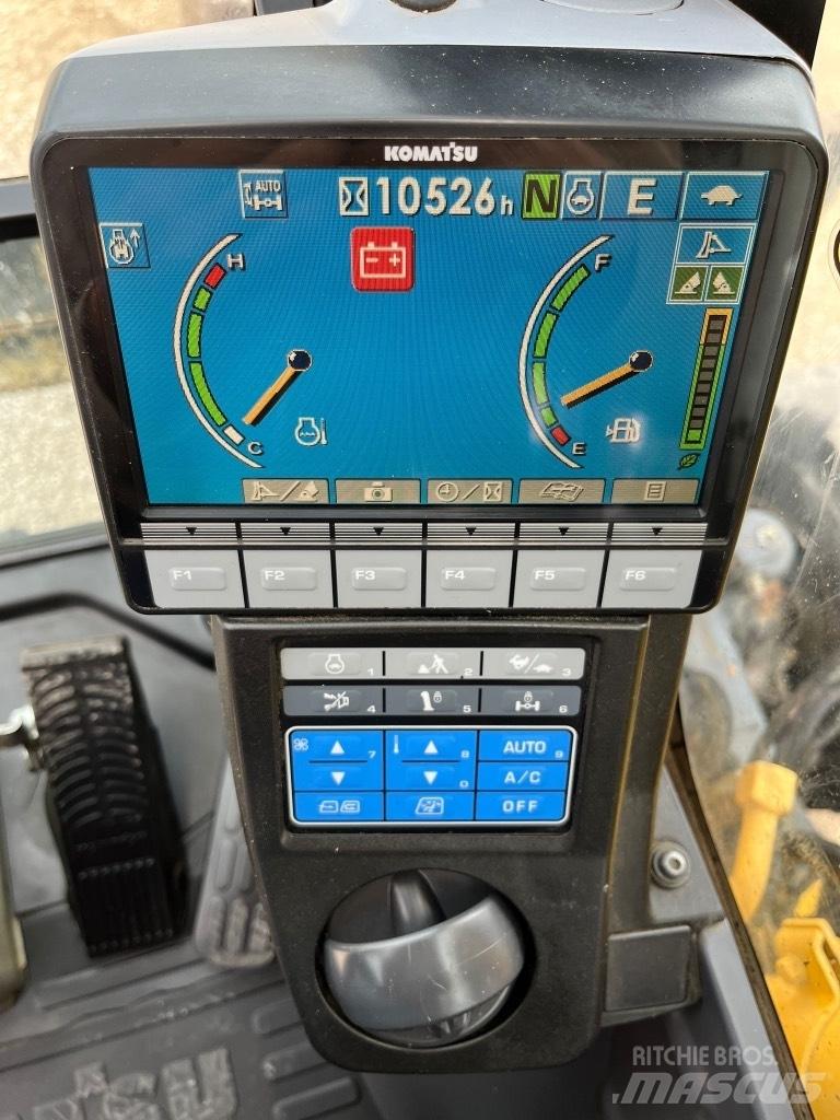 Komatsu PW148-8 Pelle sur pneus