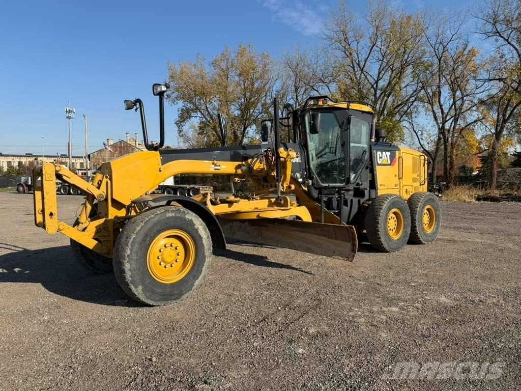 CAT 140 M 2 Niveleuse