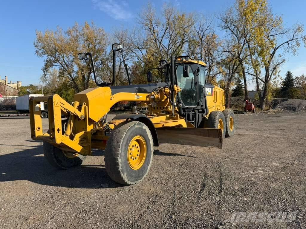 CAT 140 M 2 Niveleuse