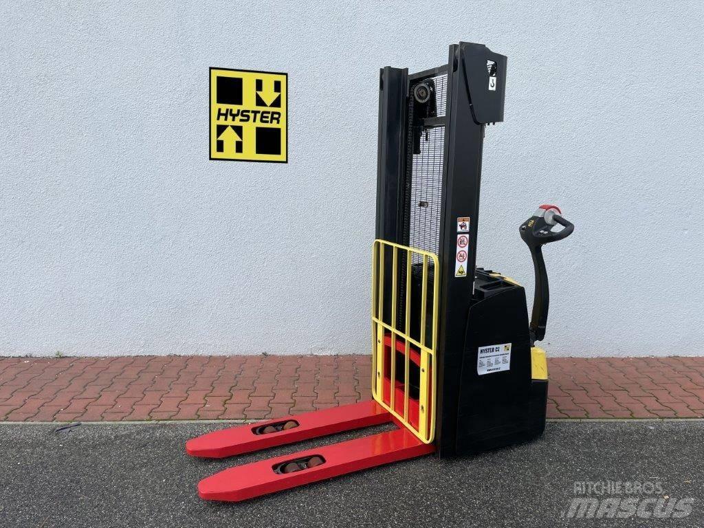 Hyster S 1.2 Gerbeur accompagnant