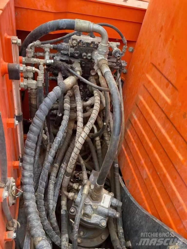 Doosan DX 75-9 Pelle sur chenilles