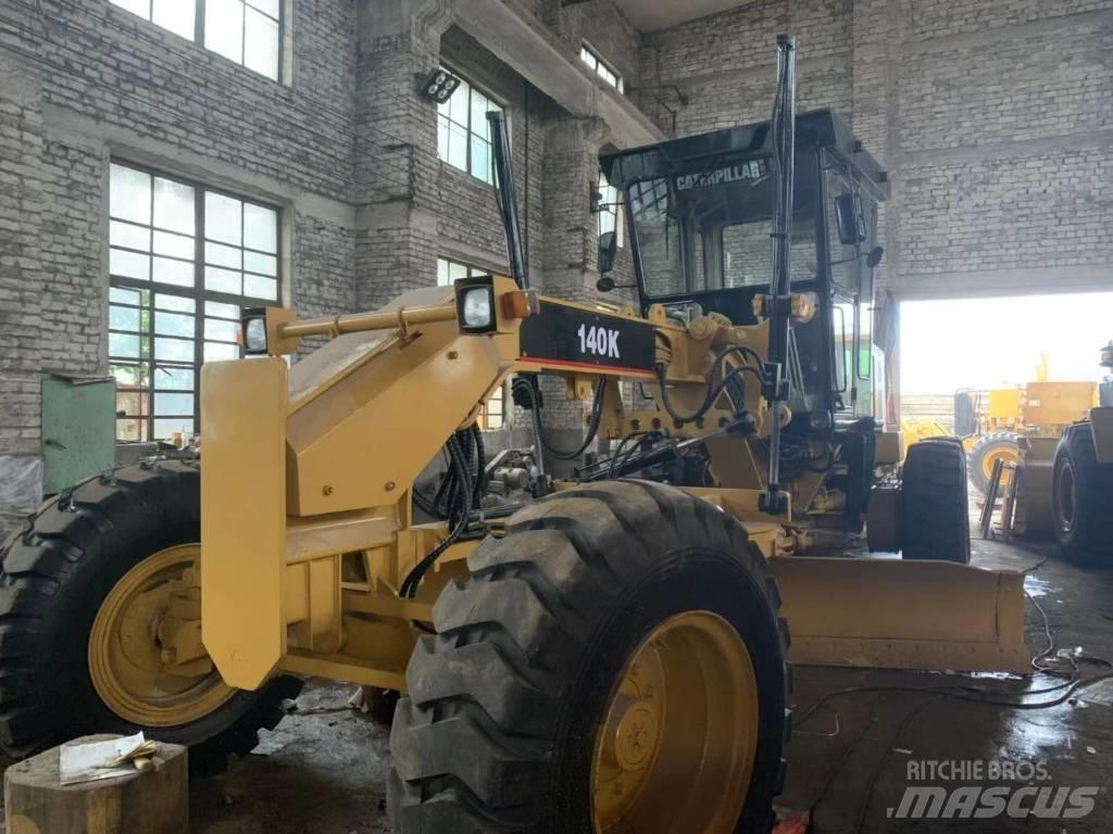 CAT 140 K Niveleuse