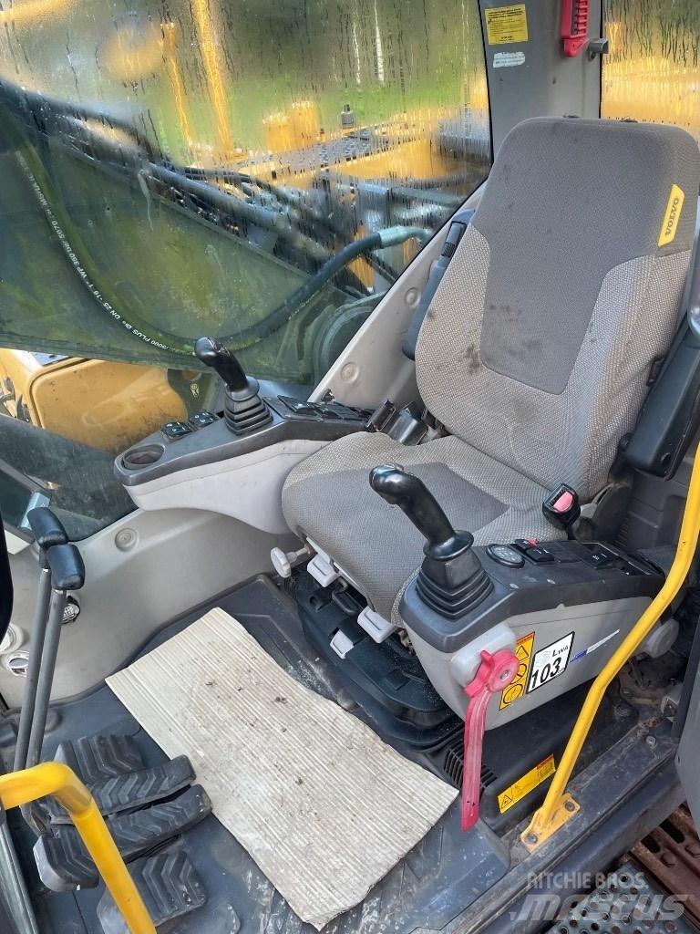 Volvo EC210C Pelle sur chenilles