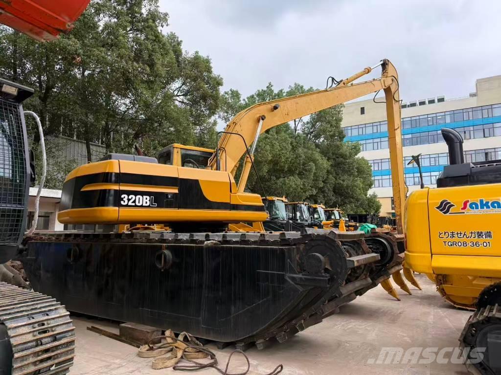 CAT 320BL Pelles amphibies