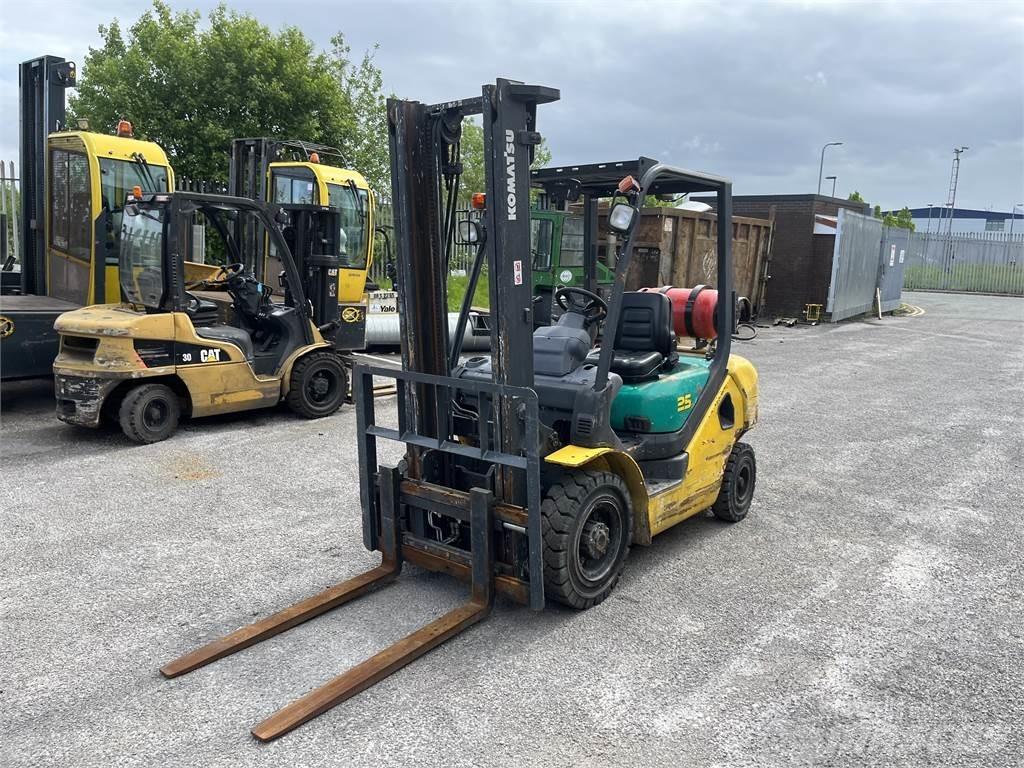 Komatsu FG25HT-16R Chariots GPL