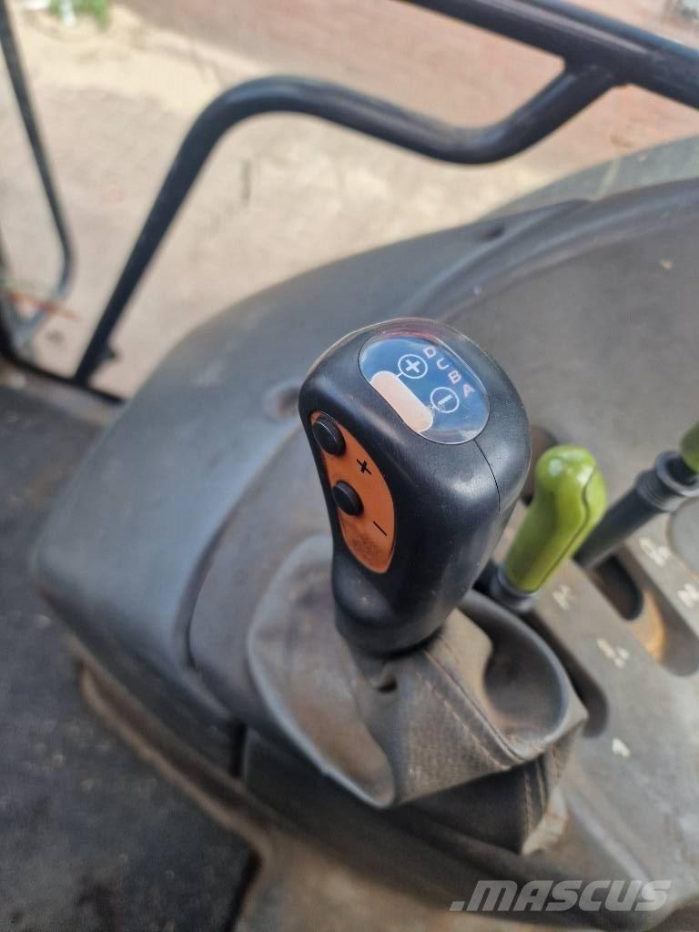 CLAAS Arion 430 Tracteur