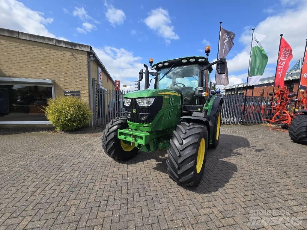 John Deere 6120 R Tracteur