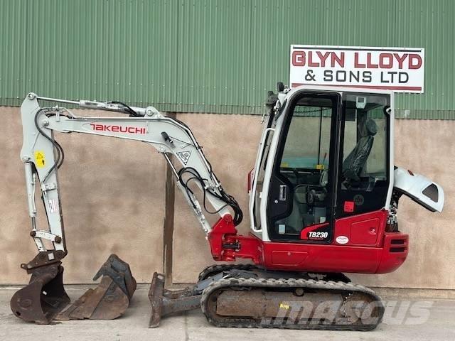 Takeuchi TB 230 Mini pelle < 7t