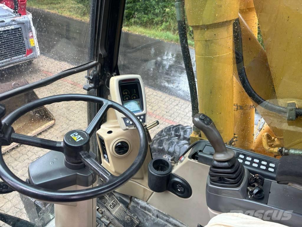 CAT M 316 C Pelle sur pneus