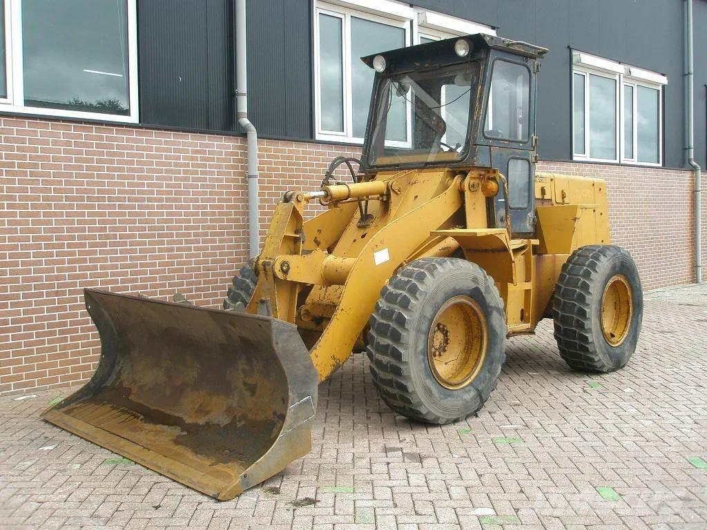 Komatsu W40-2 Chargeuse sur pneus