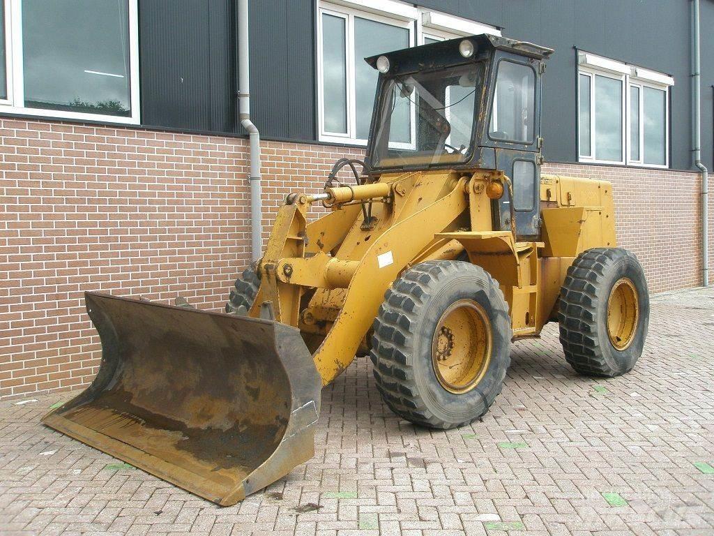 Komatsu W40-2 Chargeuse sur pneus